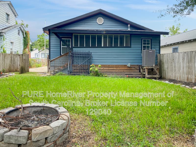 North Charleston House: 1919 Norwood St