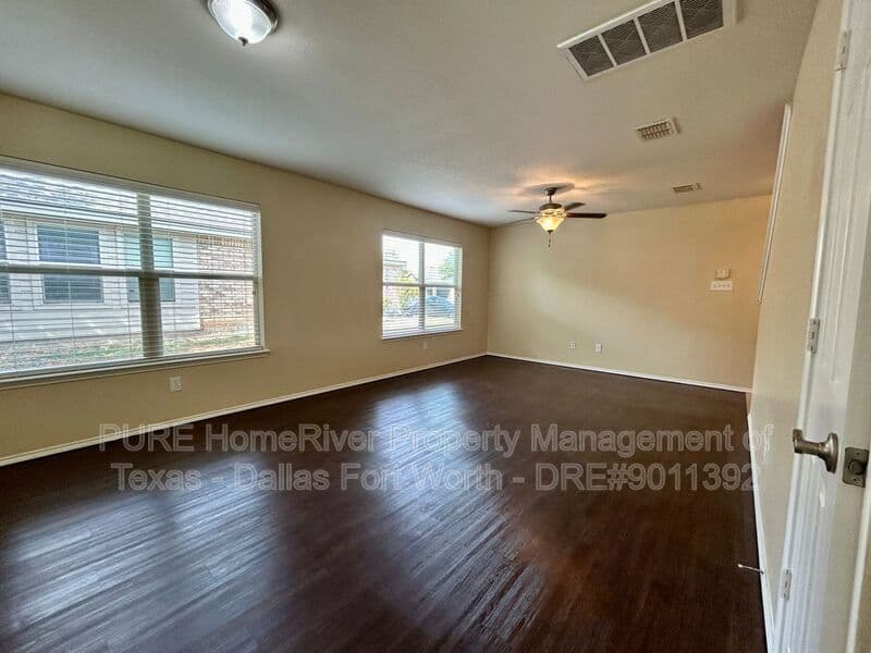Haslet House: 809 San Miguel Trl