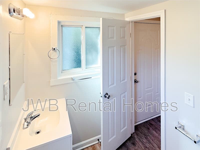 Jacksonville House: 3048 Dignan St