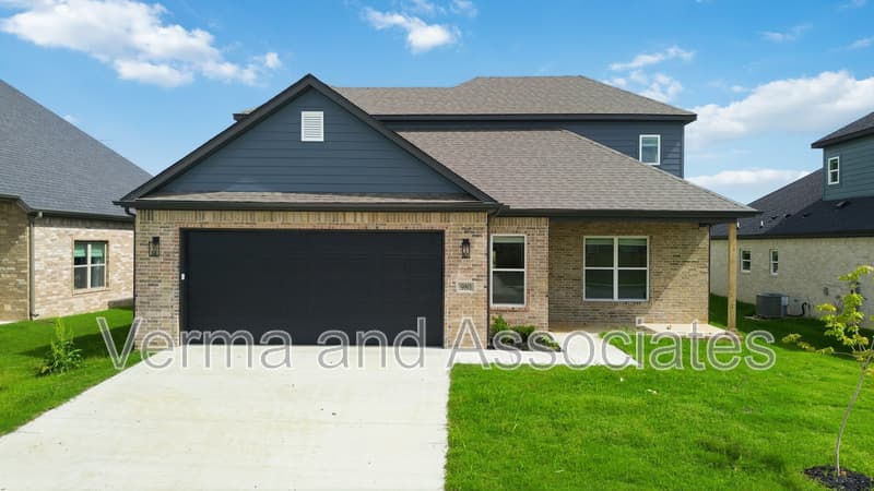 Centerton House: 980 Trestle Ln
