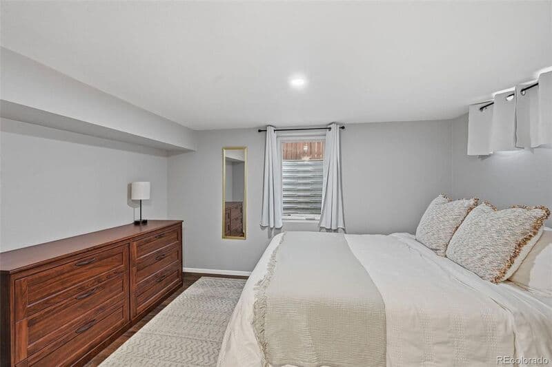 Englewood House: 3726 S Sherman St