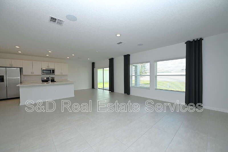 Haines City House: 152 Brinsmead Rd