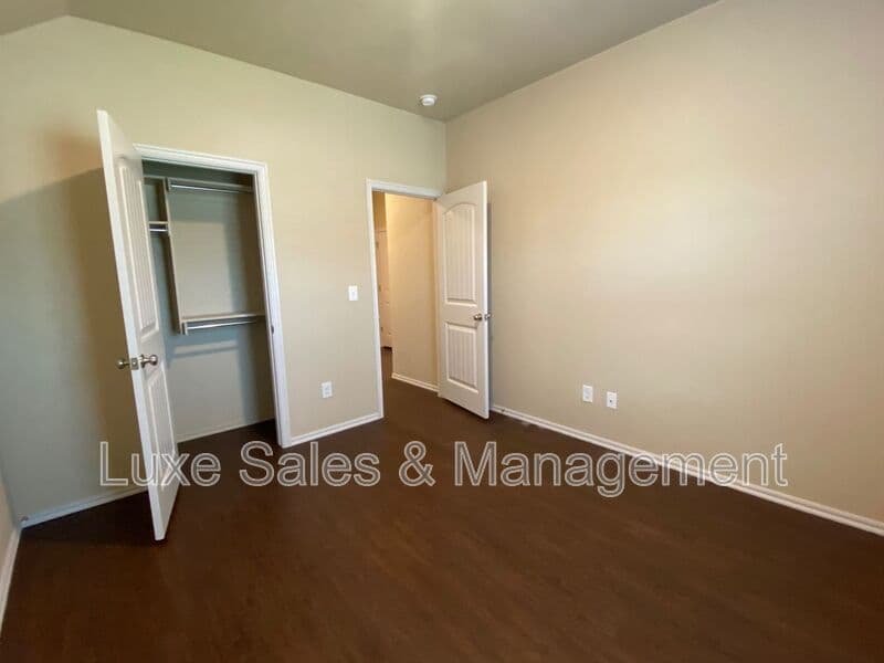 Yukon House: 11207 NW 114th Street