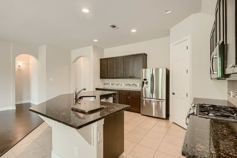 Round Rock House: 400 Entrada Way