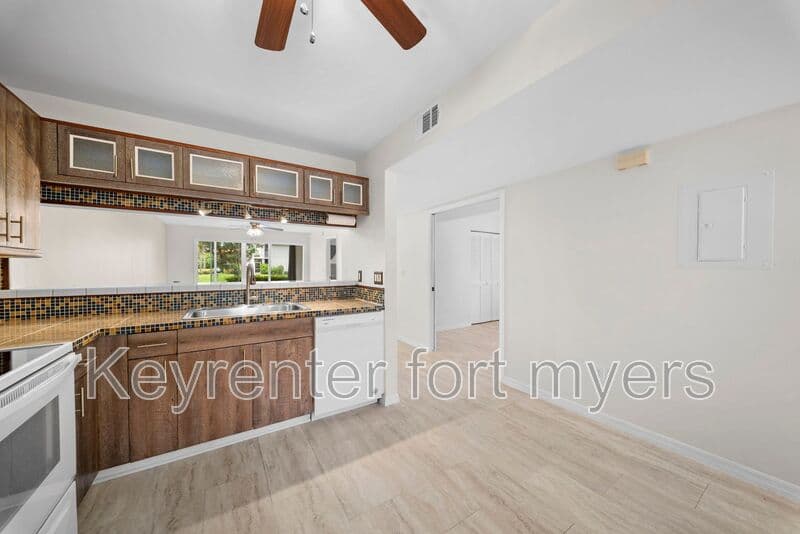 Fort Myers House: 14503 Lakewood Trace CT