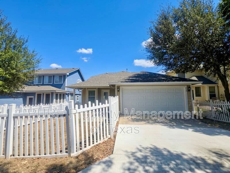 Round Rock House: 932 Monadale Trl