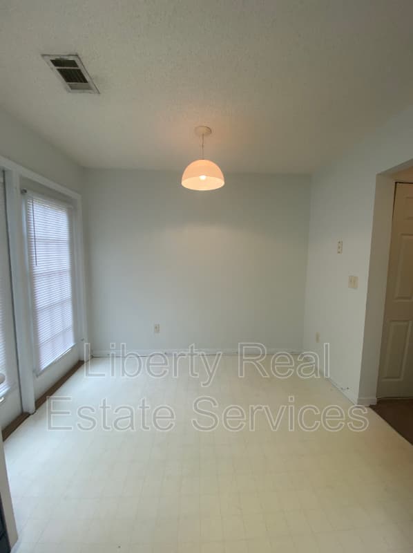 Hinesville Condo: 1100 Pineland Ave