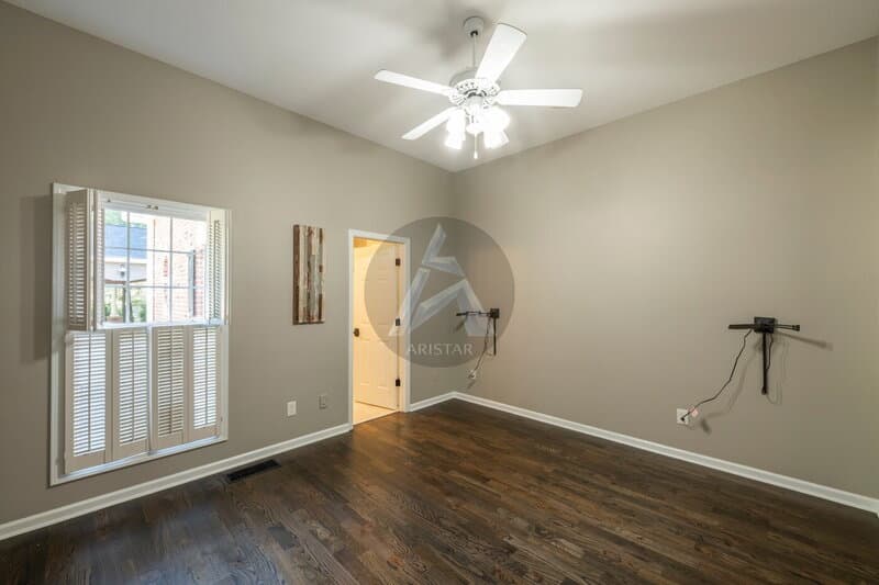 Kennesaw House: 5211 Hadaway Rd NW