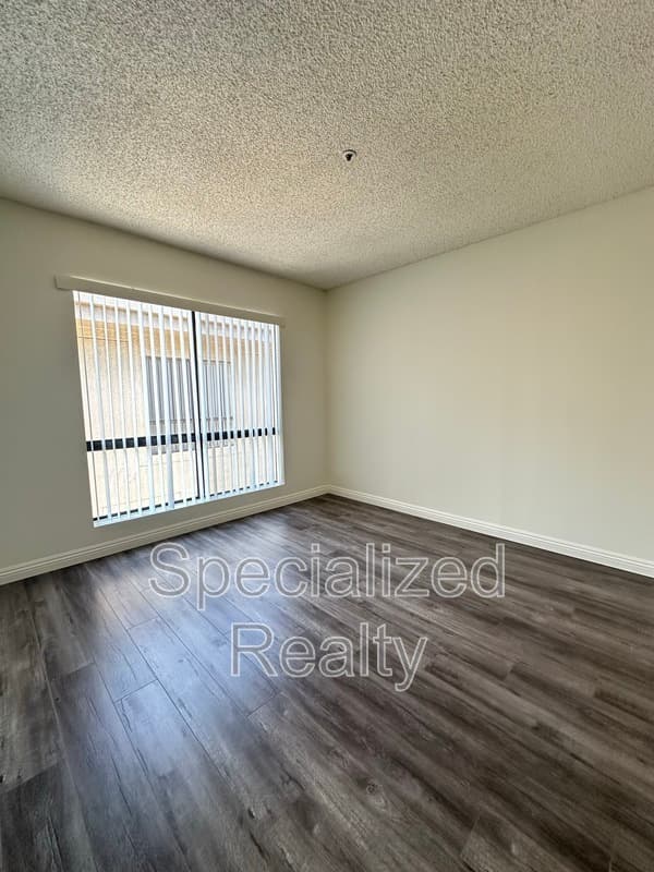 Glendale Condo: 621 N. Louise Street