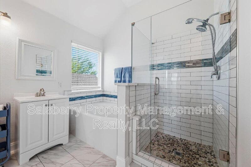 Fort Worth House: 4943 Sunset Ridge Drive