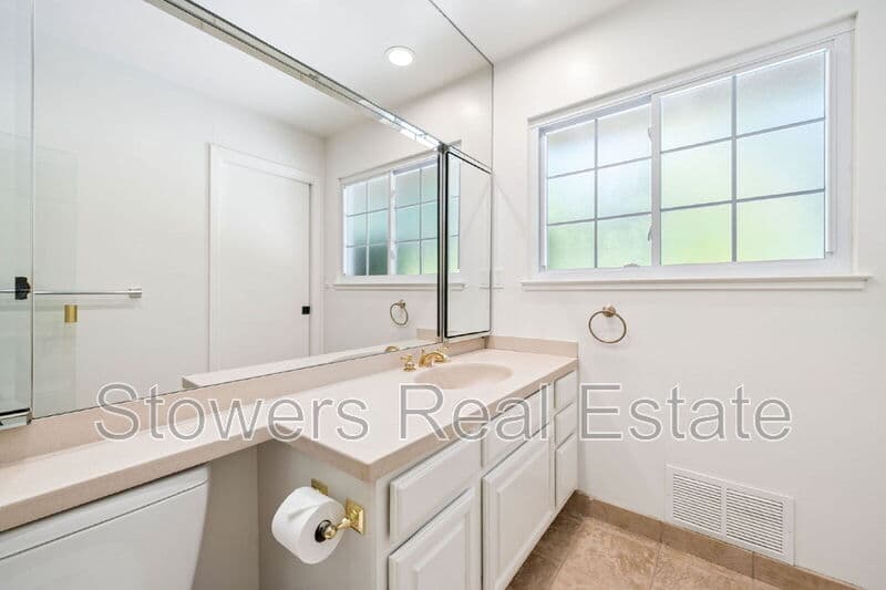 Danville House: 132 Glen Ct
