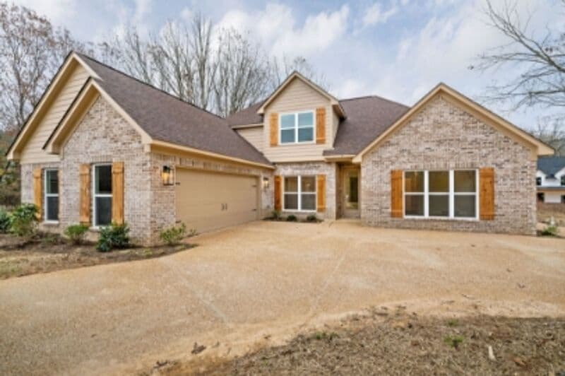 Byhalia House: 31 Scattered Oak Drive