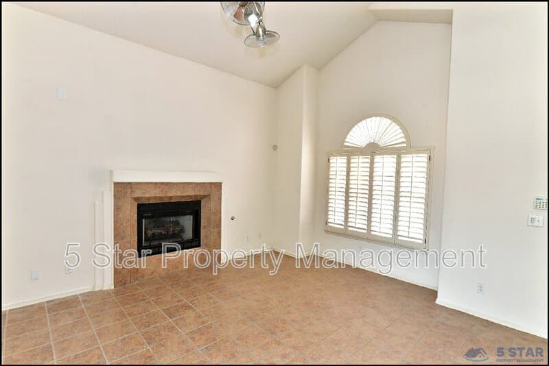 El Paso House: 6372 Franklin Ridge Dr !!