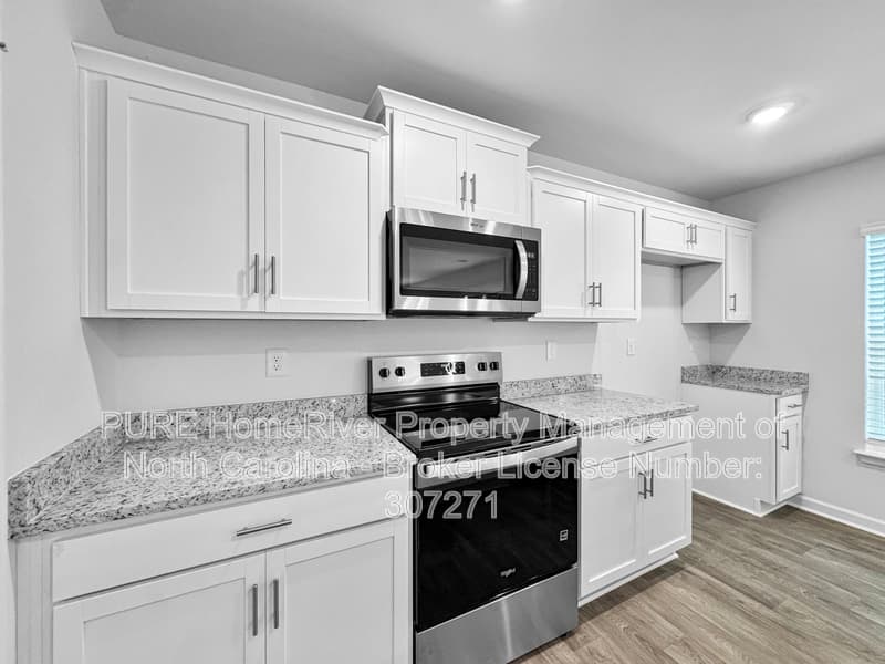 Winston Salem House: 4872 Mount Hope Dr