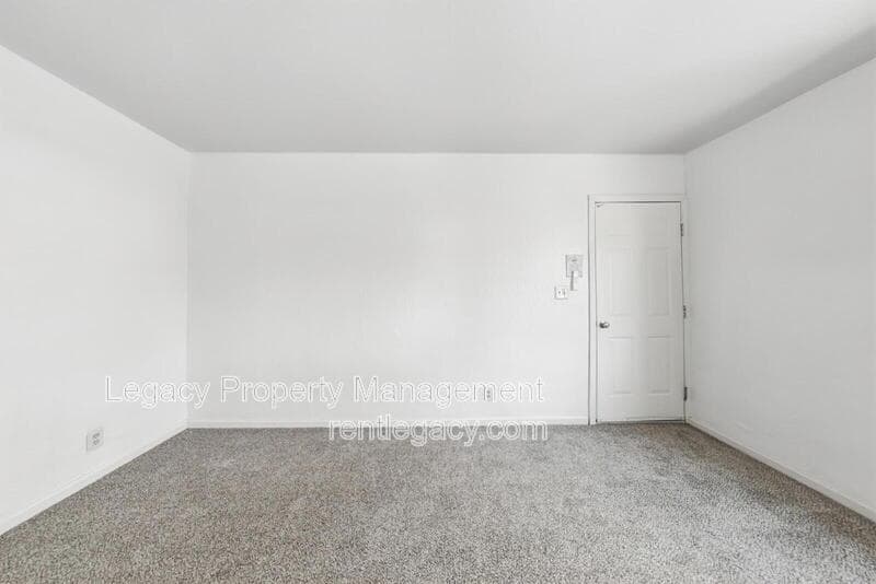 Sacramento Condo: 4923 11th Ave