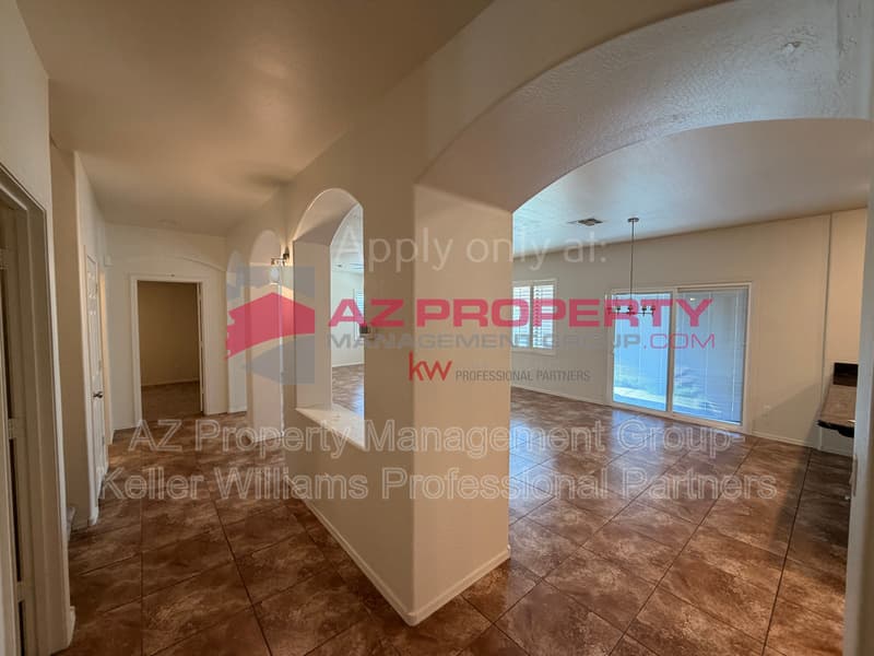 Buckeye House: 24733 W Vista Norte St