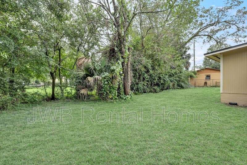 Jacksonville House: 1288 28th St W