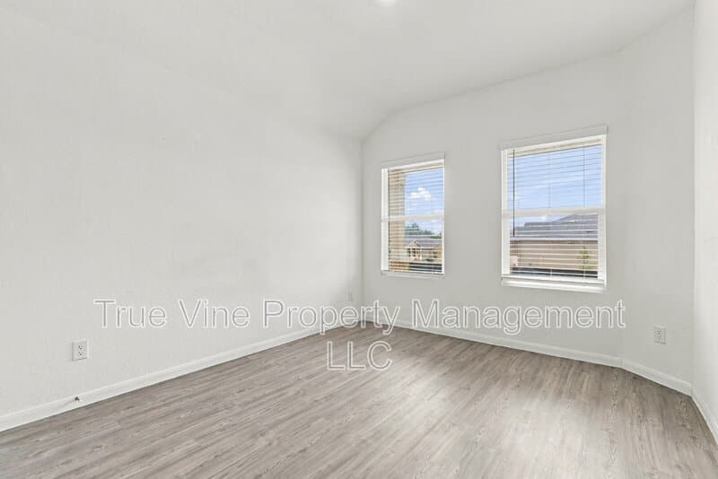 San Antonio House: 14011 Southton Basin