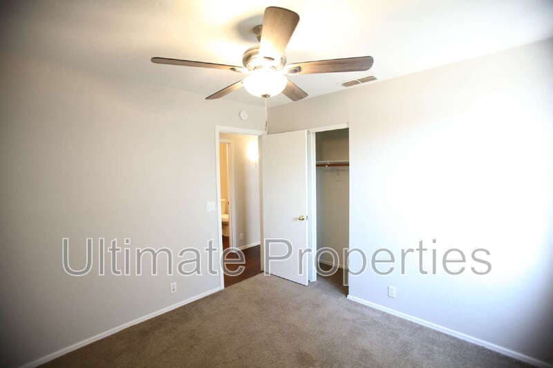 Glendale House: 10407 W Medlock Dr