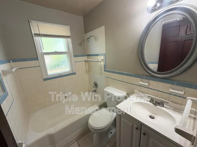 Saint Louis House: 7417 Pleaseway Drive