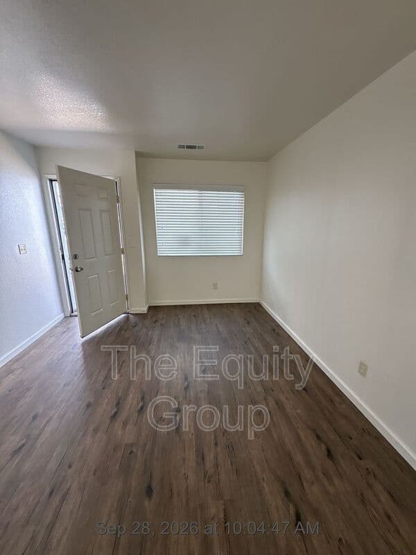 Tulare House: 107 West Sonora Avenue