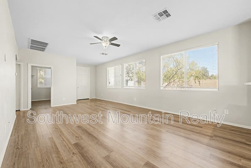 Maricopa House: 44967 W Sage Brush Dr