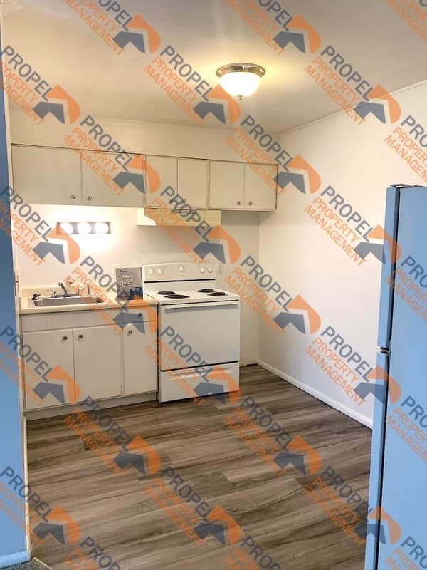 Wayne Condo: 33402 W Michigan Ave Unit 5