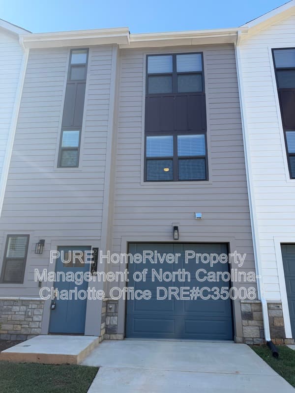 Charlotte Townhome: 2106 Bombay Way