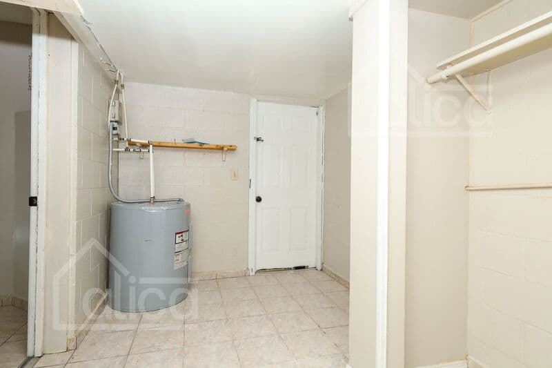 Orlando House: 3810 Cedarwaxwing Ave