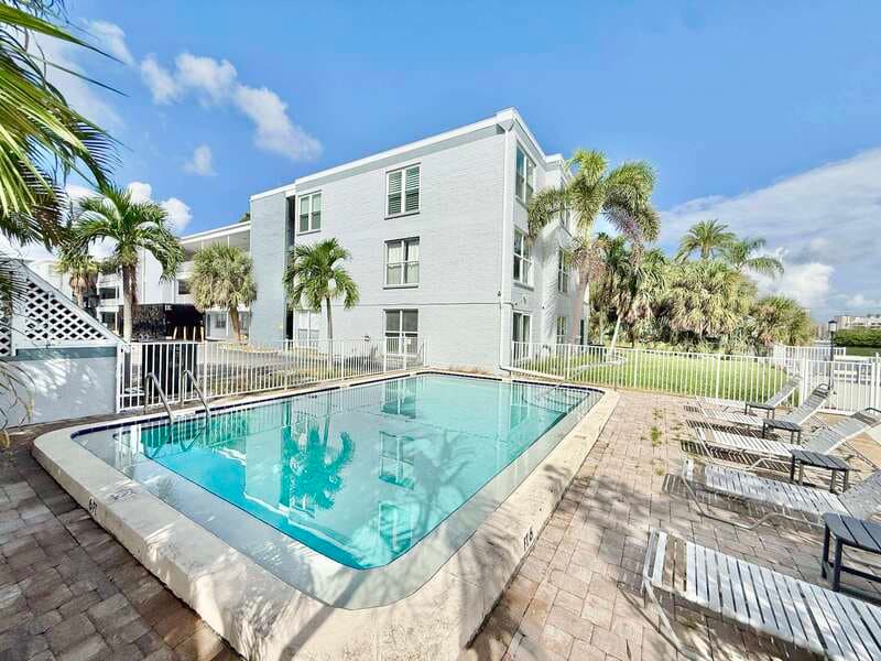 South Pasadena Condo: 1859 Shore Drive South