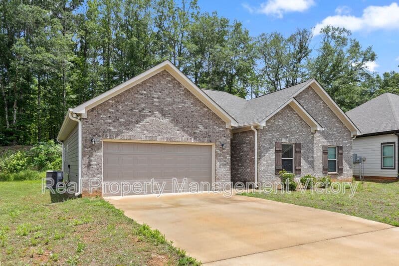 Clanton House: 275 Avalon Way