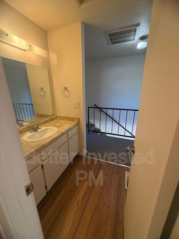 Ukiah Townhome: 972 Marlene