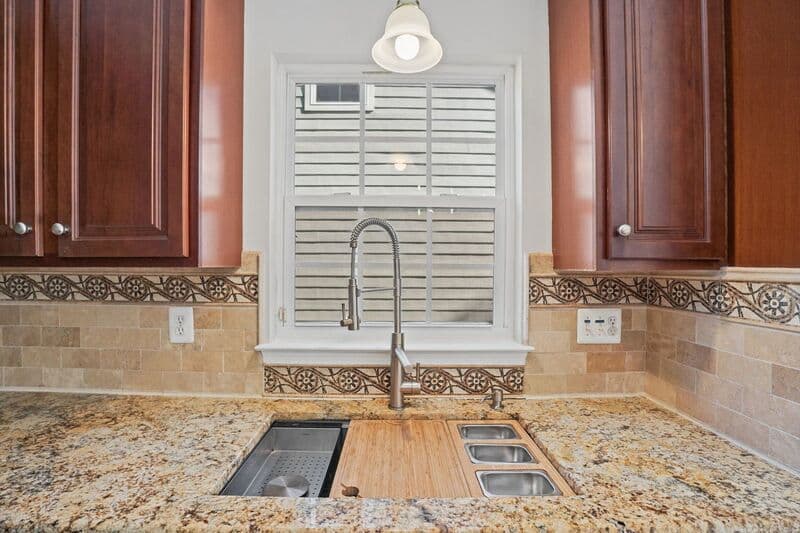 Fredericksburg House: 1100 Wright Court
