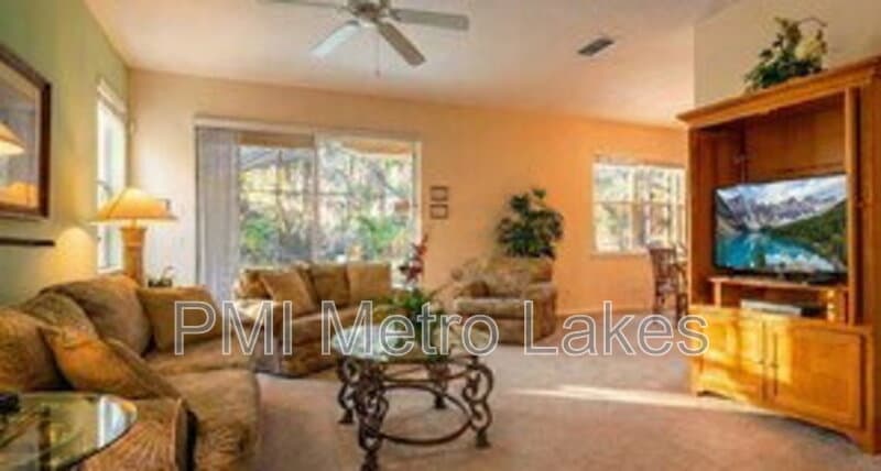 Davenport House: 194 Blue Jay Way