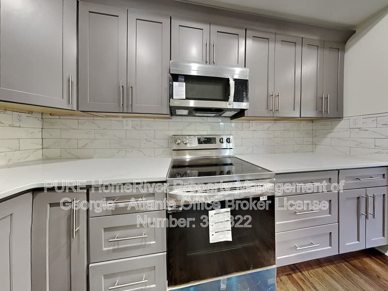 Atlanta House: 1127 Valley View Rd SE