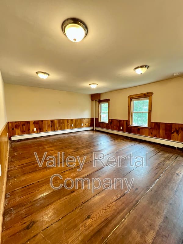 Hadley Condo: 94 Bay Road - 2