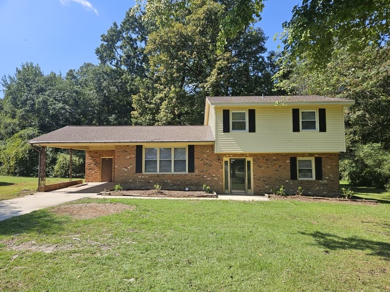Raeford House: 415 College Drive