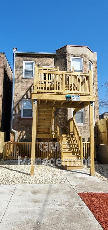 Chicago Condo: 2735 West Flournoy Street