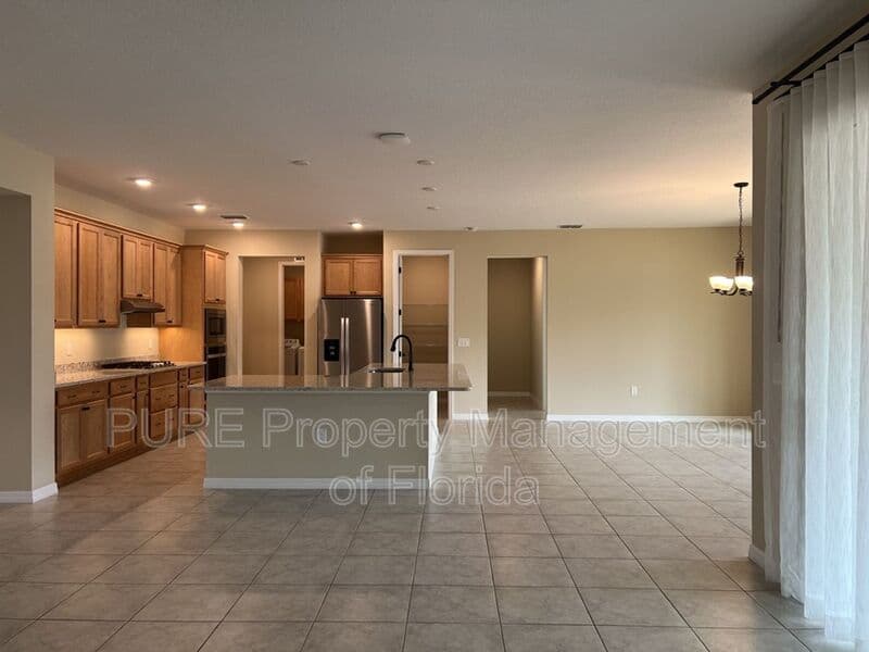 Ocala House: 10376 SW 99th Street