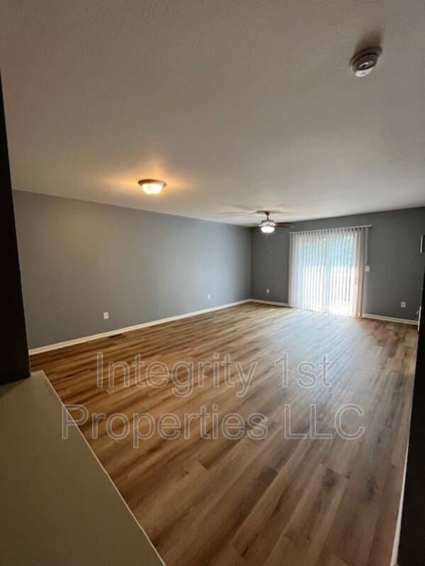 Kansas City Condo: 6323 NE 44th St