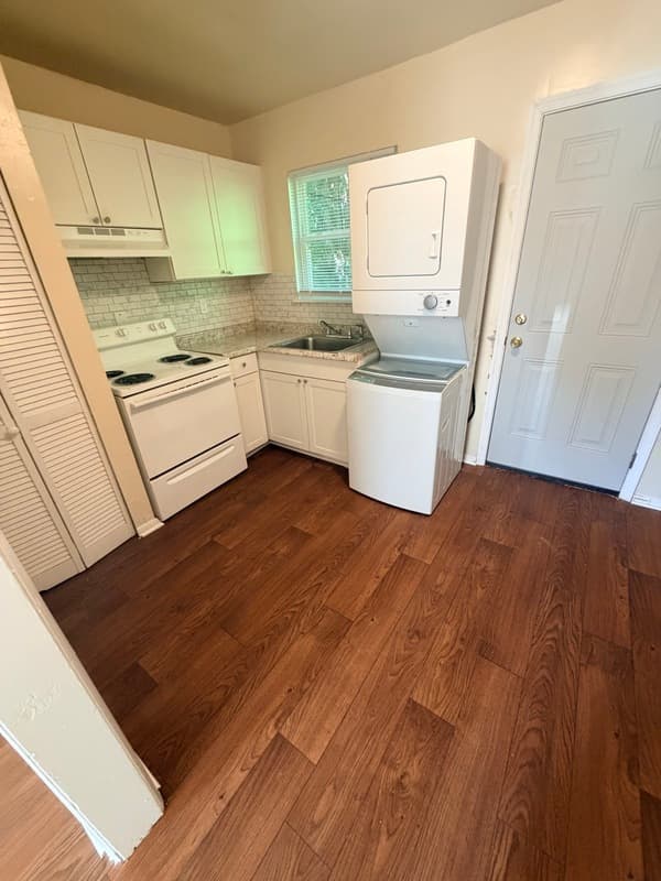 Richmond Townhome: 1708 Carlisle ave