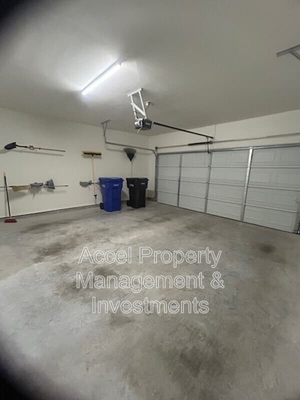 Mcallen House: 2325 N Peking Street