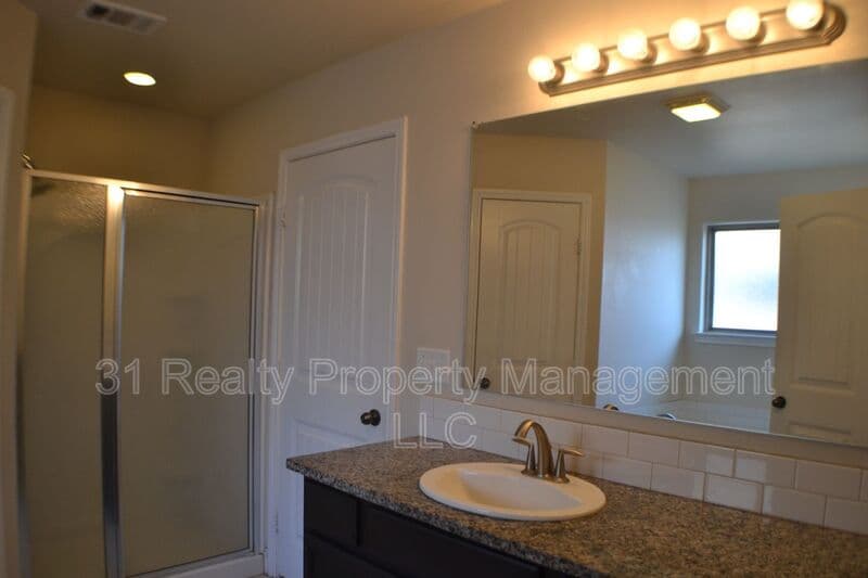 Midland House: 1220 Randolph Lane