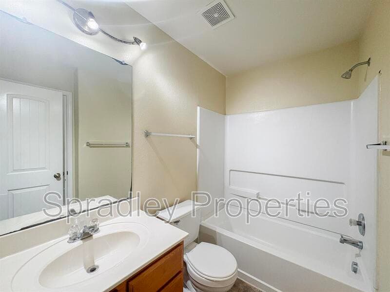 Temple House: 1047 Tumbleweed Trl
