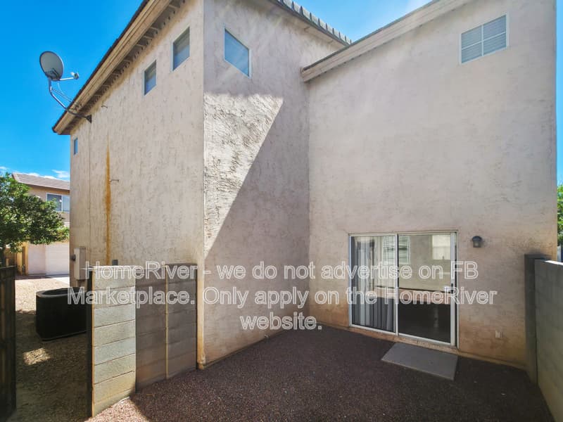 Phoenix House: 5148 W Fulton St