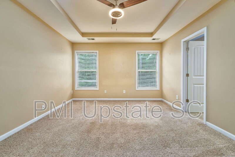 Simpsonville House: 218 Marefair Ln