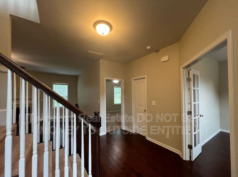 Fayetteville House: 6426 Burnside Place