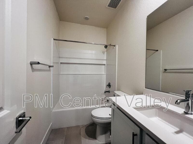 Manteca House: 3275 Hayduke Street