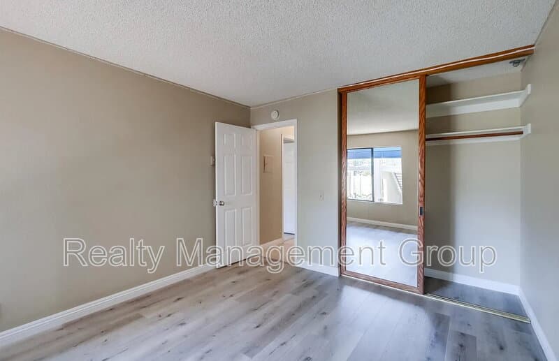 San Diego Condo: 8324 Regents Road