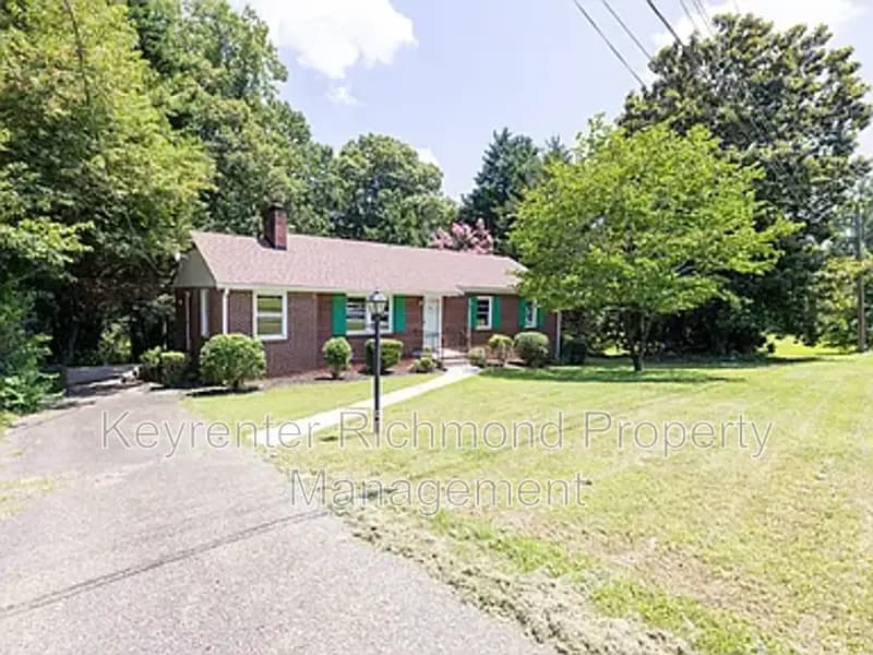 North Chesterfield House: 2811 Bon Oaks Lane